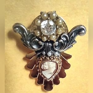 Vintage Angel & Cameo Brooch
